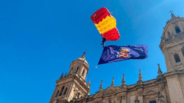 Un desfile histórico del Ejército del Aire para conmemorar los 1.200 años de capitalidad de Jaén Un desfile histórico del Ejército del Aire para conmemorar los 1.200 años de capitalidad de Jaén