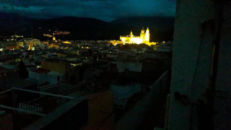 Cortes de luz y altibajos en la tensión eléctrica de San Juan