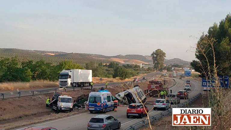 Aparatoso accidente con dos heridos en Guarromán Aparatoso accidente con dos heridos en Guarromán