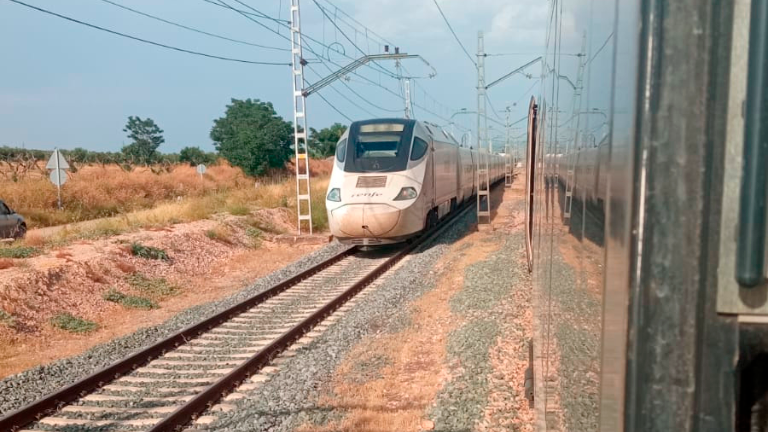 Renfe asume los problemas ocasionados a los usuarios varados en Jabalquinto Renfe asume los problemas ocasionados a los usuarios varados en Jabalquinto