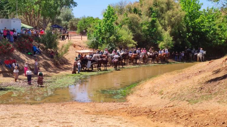 La Hermandad de Jaén pasa el Vado del Quema La Hermandad de Jaén pasa el Vado del Quema