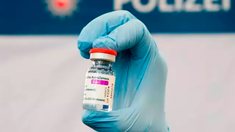 La Junta no obligará a firmar el consentimiento a quienes reciban la segunda dosis de AstraZeneca La Junta no obligará a firmar el consentimiento a quienes reciban la segunda dosis de AstraZeneca