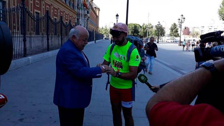 Miguel Ángel Palomino emprende su ruta solidaria para visibilizar la ELA Miguel Ángel Palomino emprende su ruta solidaria para visibilizar la ELA