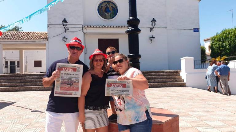 Un pueblo con su patrona Un pueblo con su patrona