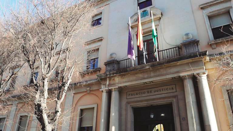 Fiscalía pide 16 años de cárcel para un hombre que maltrató a su pareja y la dejó en silla de ruedas Fiscalía pide 16 años de cárcel para un hombre que maltrató a su pareja y la dejó en silla de ruedas