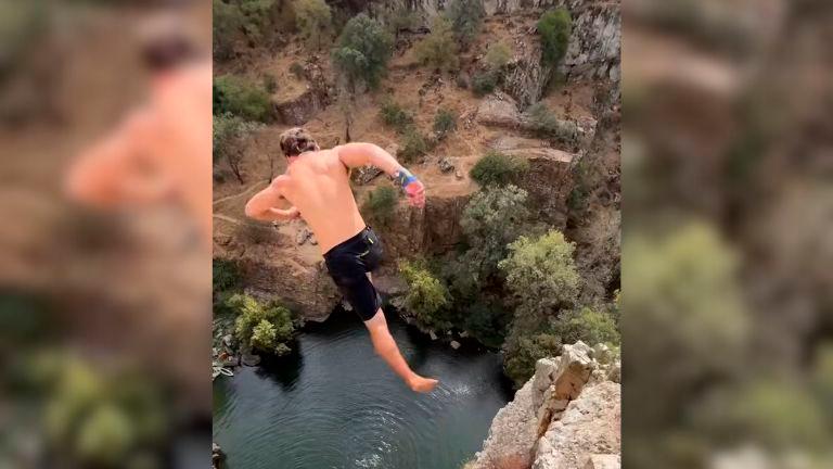¡Increíble! Rompe el récord del mundo de salto en La Cimbarra ¡Increíble! Rompe el récord del mundo de salto en La Cimbarra