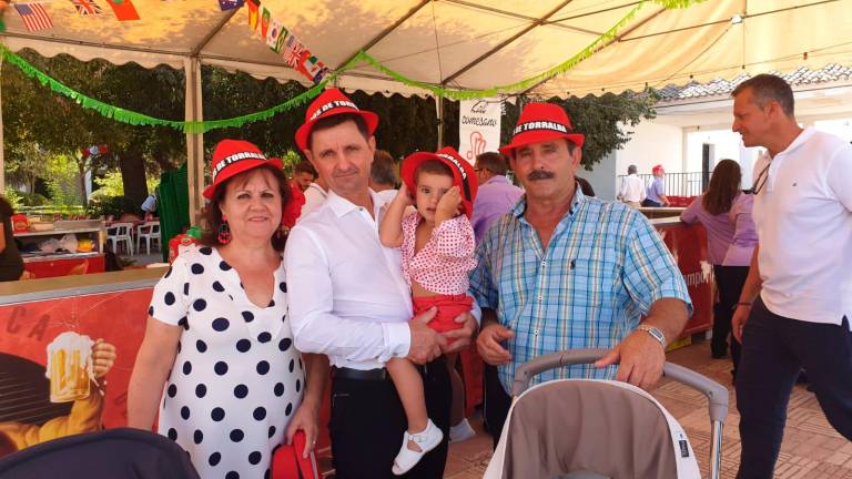 Un pueblo con su patrona Un pueblo con su patrona