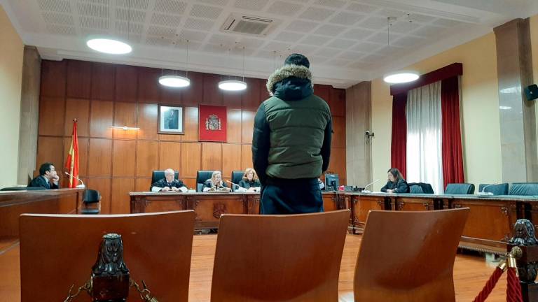 Dos años de cárcel por intentar vender 135 dosis de cocaína Dos años de cárcel por intentar vender 135 dosis de cocaína