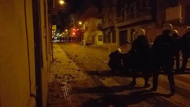 Piden cárcel para los dos policías acusados de dar una paliza a un vecino de Linares Piden cárcel para los dos policías acusados de dar una paliza a un vecino de Linares