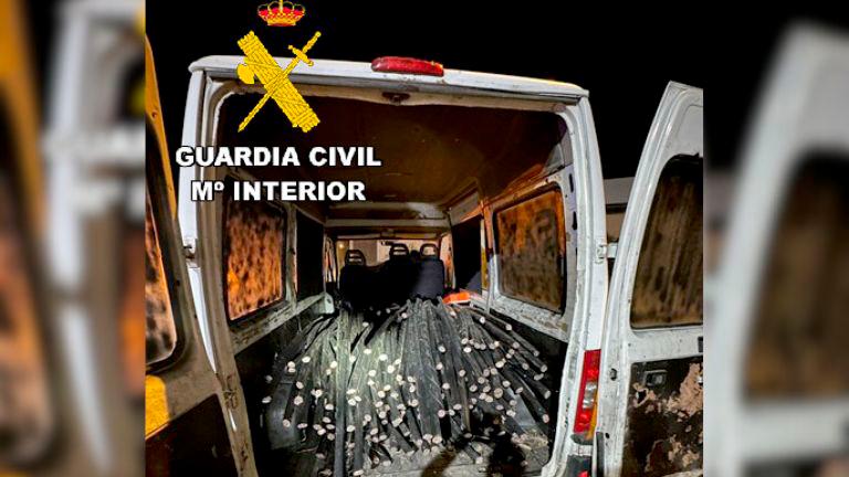 Dos detenidos en la A-44 por el robo de 5.000 kilos de cobre Dos detenidos en la A-44 por el robo de 5.000 kilos de cobre