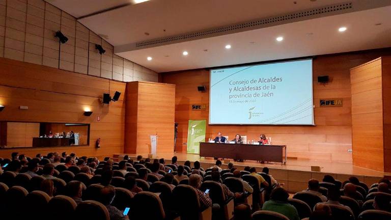 El Consejo de Alcaldes analiza el impacto de la reforma laboral El Consejo de Alcaldes analiza el impacto de la reforma laboral