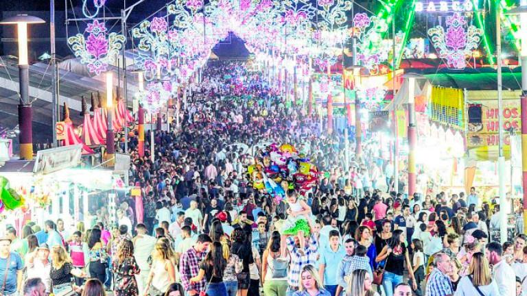 La cabalgata “Bella ciudad de luz” abrirá la Feria La cabalgata “Bella ciudad de luz” abrirá la Feria