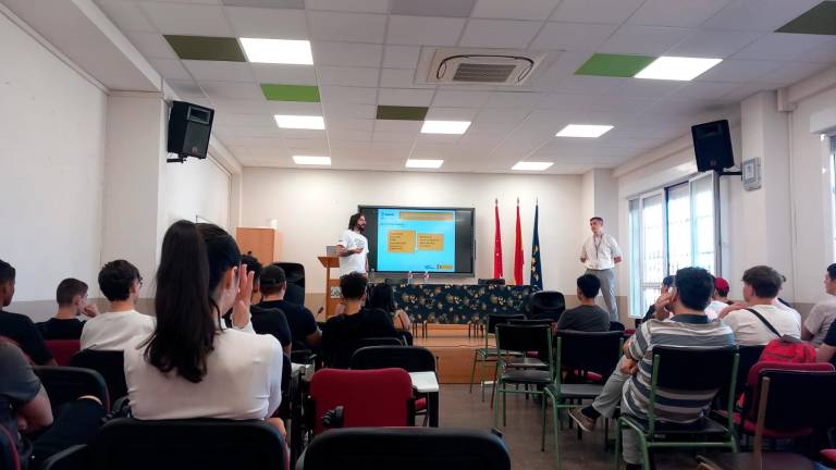 Más de 1.000 jiennenses se forman en competencias digitales gracias a un voluntariado tecnológico Más de 1.000 jiennenses se forman en competencias digitales gracias a un voluntariado tecnológico