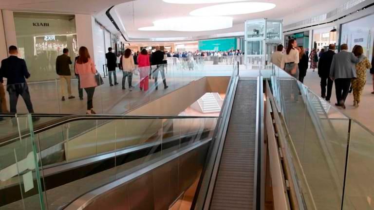 La galería del Jaén Plaza reabre este viernes a las 10:00 con el visto bueno del Ayuntamiento La galería del Jaén Plaza reabre este viernes a las 10:00 con el visto bueno del Ayuntamiento