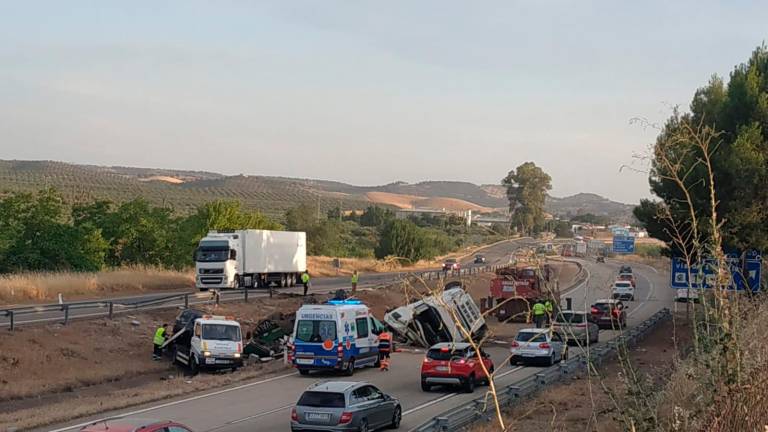 Aparatoso accidente con dos heridos en Guarromán Aparatoso accidente con dos heridos en Guarromán