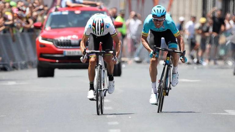 Alejandro Valverde se impone a Luis León Sánchez en el duelo de murcianos Alejandro Valverde se impone a Luis León Sánchez en el duelo de murcianos