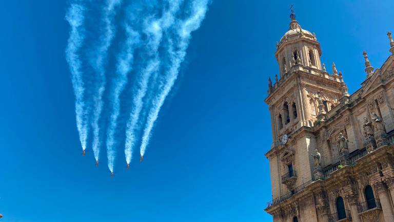 Un desfile histórico del Ejército del Aire para conmemorar los 1.200 años de capitalidad de Jaén Un desfile histórico del Ejército del Aire para conmemorar los 1.200 años de capitalidad de Jaén