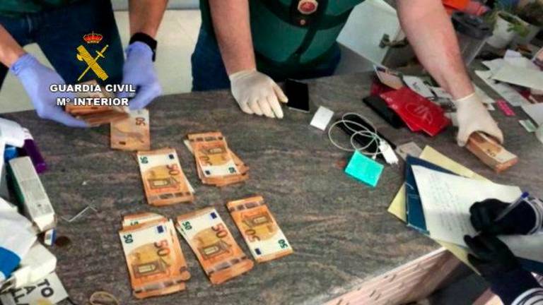 Descarticulan una red que introducía hachís por las costas de Huelva y el Guadalquivir tras 18 detenidos Descarticulan una red que introducía hachís por las costas de Huelva y el Guadalquivir tras 18 detenidos