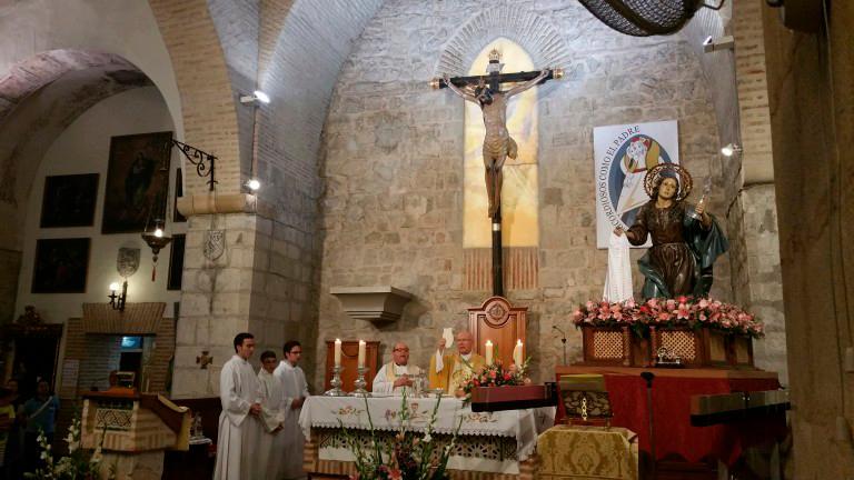Santa María Magdalena procesiona hoy por las calles de su barrio Santa María Magdalena procesiona hoy por las calles de su barrio