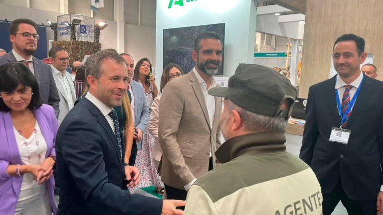 El alcalde destaca en Ibercaza el valor económico y cultural del sector para Jaén y provincia El alcalde destaca en Ibercaza el valor económico y cultural del sector para Jaén y provincia