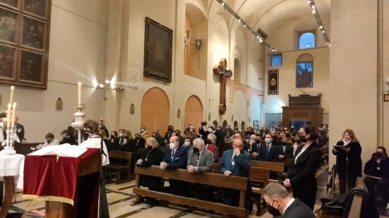 “Aprender a cargar con la Cruz”, mensaje del ecuador de la Novena de “El Abuelo” “Aprender a cargar con la Cruz”, mensaje del ecuador de la Novena de “El Abuelo”