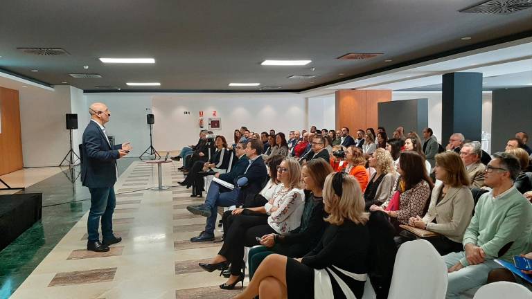 Los profesores defienden a ultranza la enseñanza pública Los profesores defienden a ultranza la enseñanza pública
