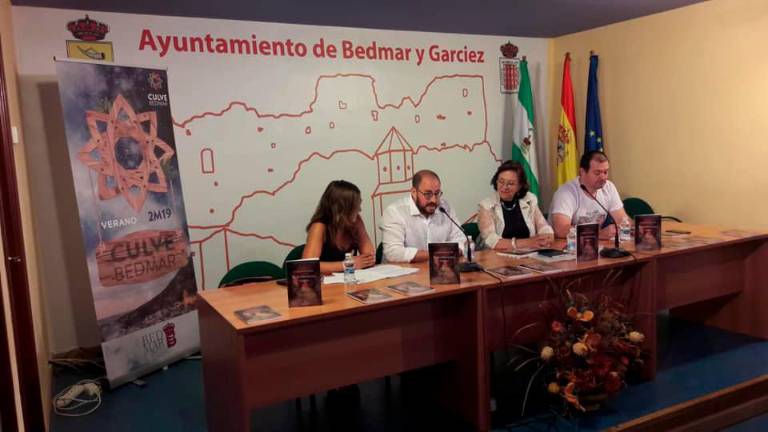 Soco Mármol presenta su nuevo poemario Soco Mármol presenta su nuevo poemario