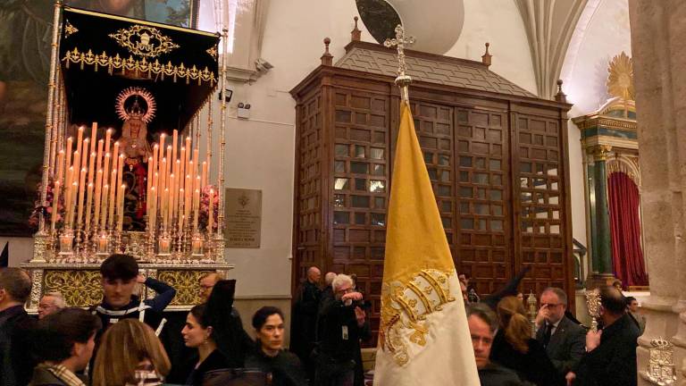 Un emocionado San Ildefonso recibe a su Soledad Un emocionado San Ildefonso recibe a su Soledad