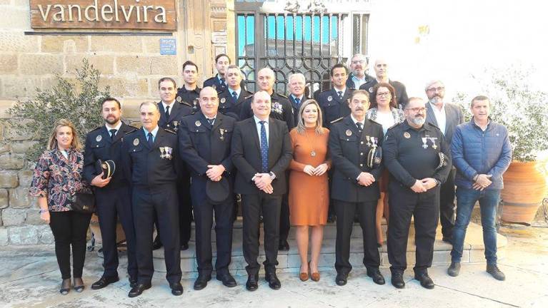 Distinciones a agentes de Policía de Baeza Distinciones a agentes de Policía de Baeza