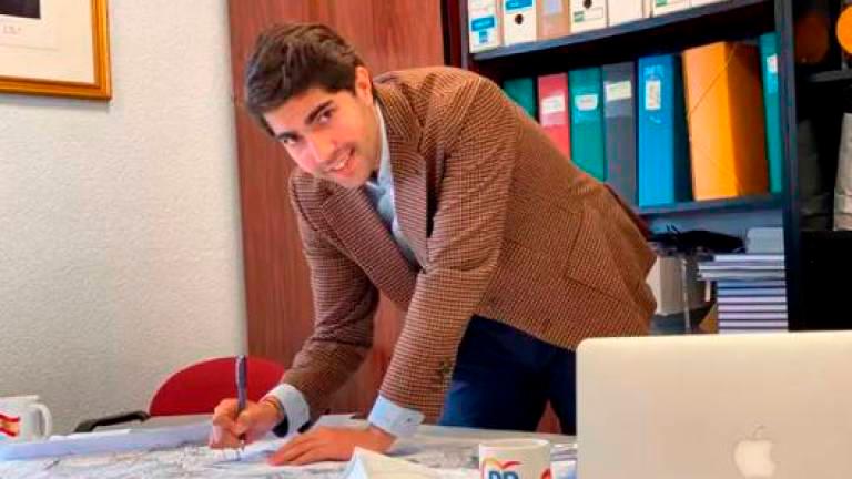 El PP critica el “despilfarro” de Millán en un parque acuático “fantasma” El PP critica el “despilfarro” de Millán en un parque acuático “fantasma”