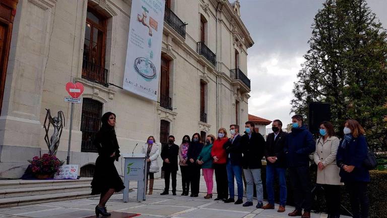 Un frente común de toda la sociedad para luchar contra la violencia de género Un frente común de toda la sociedad para luchar contra la violencia de género