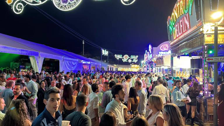 San Lucas vive la noche del gran sábado festivo: “no cabe un alfiler” San Lucas vive la noche del gran sábado festivo: “no cabe un alfiler”