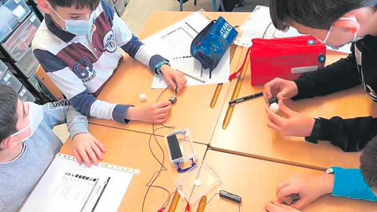 Medallas de Andalucía para el colegio Cándido Nogales, el cirujano Ramiro Rivera y la empresaria Silvia Peláez Medallas de Andalucía para el colegio Cándido Nogales, el cirujano Ramiro Rivera y la empresaria Silvia Peláez