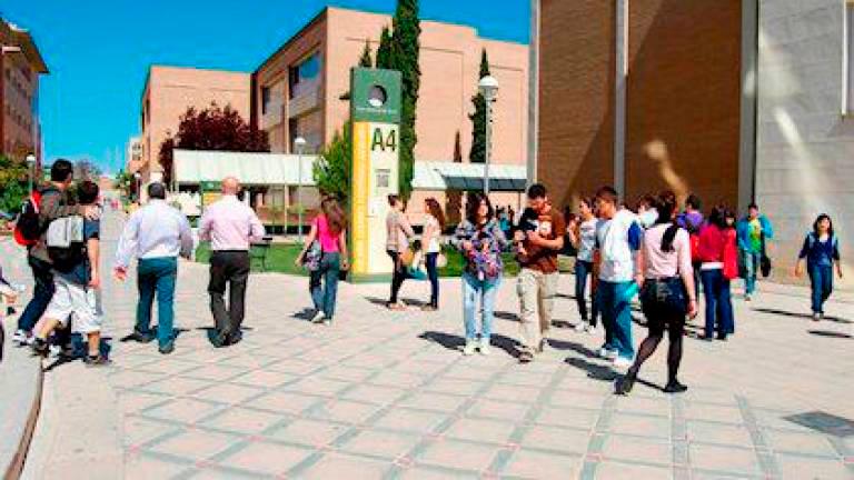 La Junta congela de nuevo el precio de las matrículas universitarias y bonificará los créditos aprobados