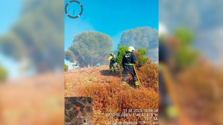 Queda extinguido el incendio forestal en Baños de la Encina Queda extinguido el incendio forestal en Baños de la Encina