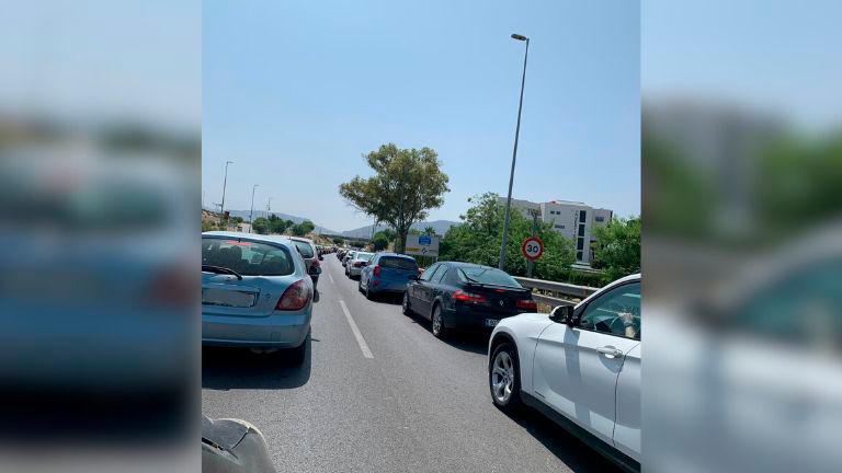 Grandes atascos para entrar a la capital Grandes atascos para entrar a la capital