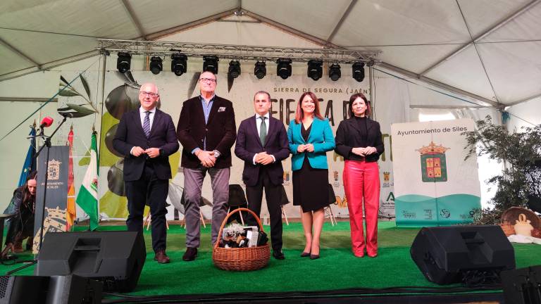 La Fiesta del Primer Aceite de la Sierra de Segura pone en valor el oro verde de la comarca La Fiesta del Primer Aceite de la Sierra de Segura pone en valor el oro verde de la comarca