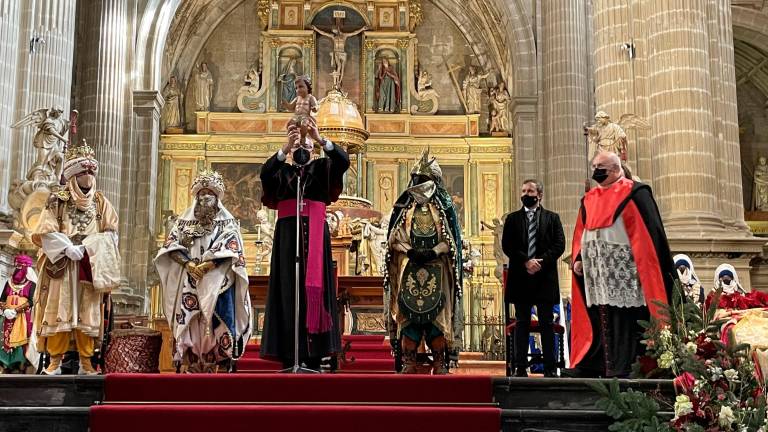 Los Reyes Magos visitan la Catedral para la Adoración del Niño Jesús Los Reyes Magos visitan la Catedral para la Adoración del Niño Jesús