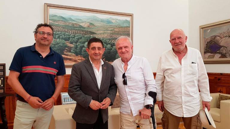 Un homenaje a la trayectoria musical del cantautor Paco Segura Un homenaje a la trayectoria musical del cantautor Paco Segura