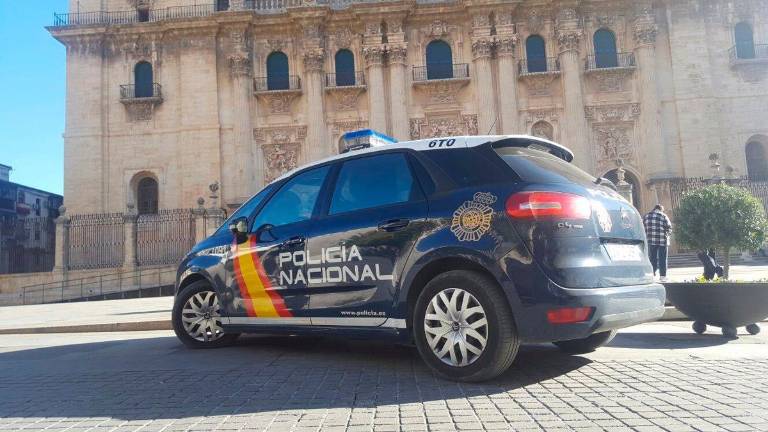 Dos detenidos acusados de vender 14.000 botellas de whisky robadas Dos detenidos acusados de vender 14.000 botellas de whisky robadas