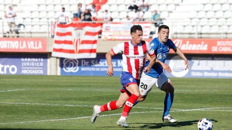 El Linares Deportivo suma un punto de líder El Linares Deportivo suma un punto de líder
