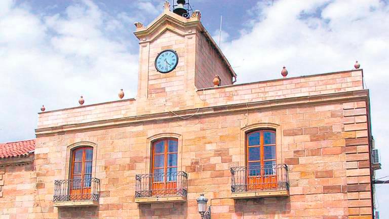 El Ayuntamiento de La Carolina facilita coches para que las personas mayores puedan ir a vacunarse El Ayuntamiento de La Carolina facilita coches para que las personas mayores puedan ir a vacunarse