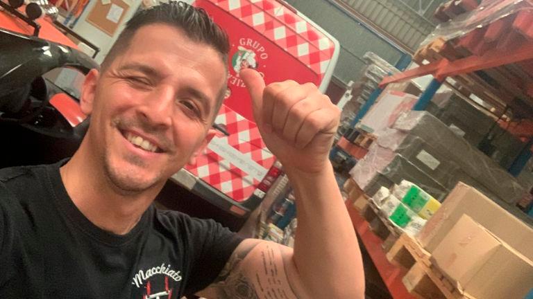 Eder López, de la Cafetería Macchiato: “Causar sensación no se paga con dinero” Eder López, de la Cafetería Macchiato: “Causar sensación no se paga con dinero”