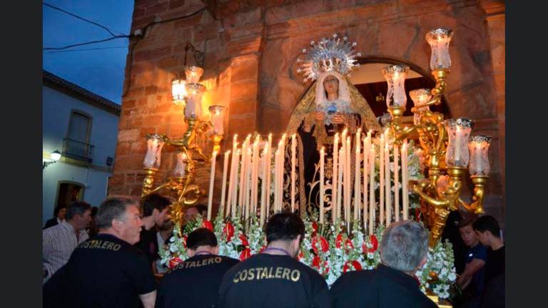 Queja en Marmolejo al excluirse a una edil como hermana mayor Queja en Marmolejo al excluirse a una edil como hermana mayor