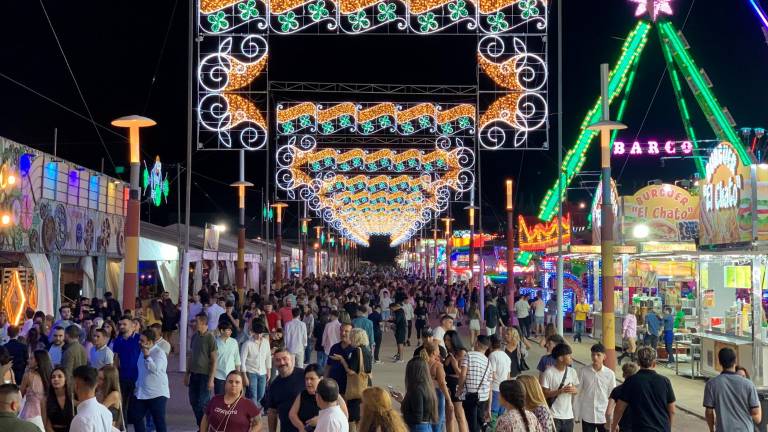 La Feria de San Lucas comienza sus primeros días pasada por agua La Feria de San Lucas comienza sus primeros días pasada por agua