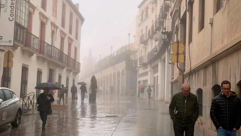 Mañana de niebla, tarde de paseo y cielo casi raso de noche Mañana de niebla, tarde de paseo y cielo casi raso de noche