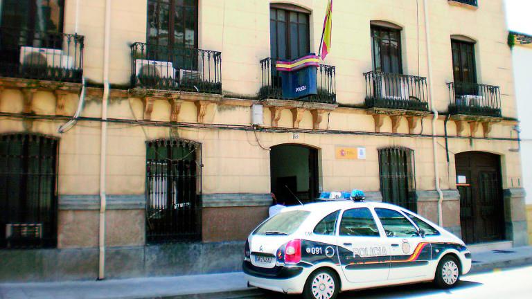 Un disparo realizado con una escopeta de postas hiere a dos personas Un disparo realizado con una escopeta de postas hiere a dos personas