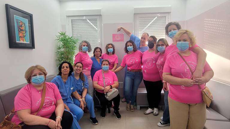 Instalada una placa informativa sobre el cáncer de mama en el Hospital San Agustín Instalada una placa informativa sobre el cáncer de mama en el Hospital San Agustín