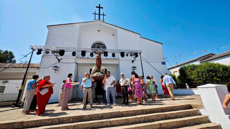 La Asunción se balancea entre sones y abanicos en Vados de Torralba La Asunción se balancea entre sones y abanicos en Vados de Torralba