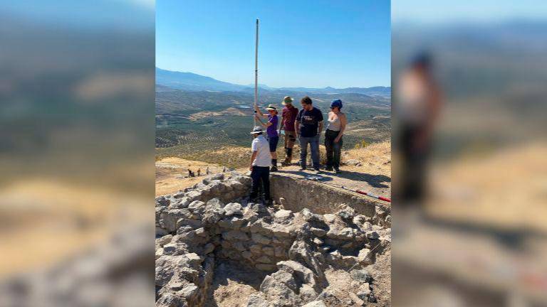 Hallan en Jódar una aldea que se fundó hace 4.000 años Hallan en Jódar una aldea que se fundó hace 4.000 años